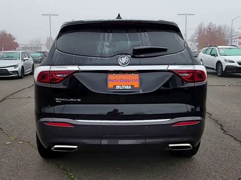 Used 2024 Buick Enclave Premium image 7