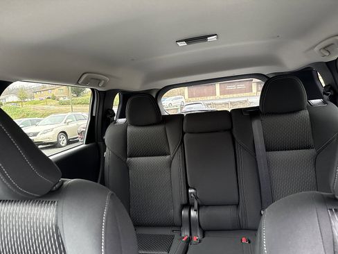 New 2025 Mitsubishi Outlander ES image 24