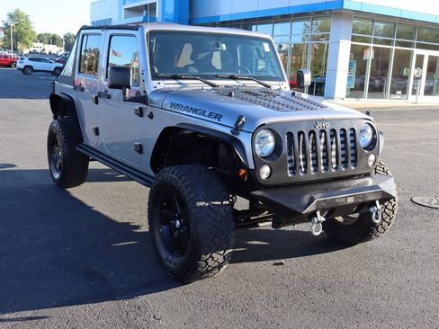 Used 2016 Jeep Wrangler Unlimited Sport image 2