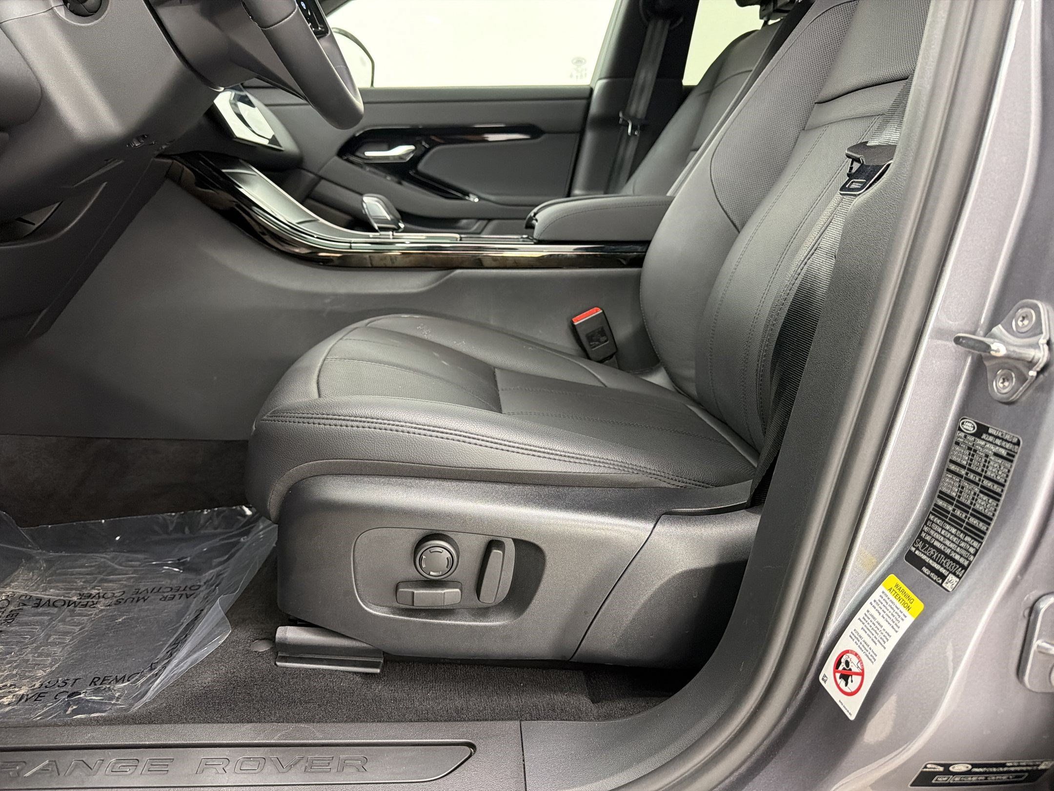 Certified 2026 Land Rover Range Rover Evoque S AWD/4WD image 5