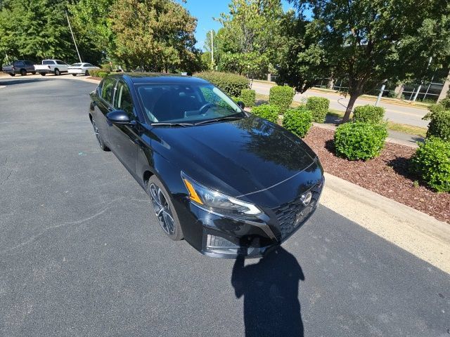 Used 2024 Nissan Altima 2.5 SR FWD image 8