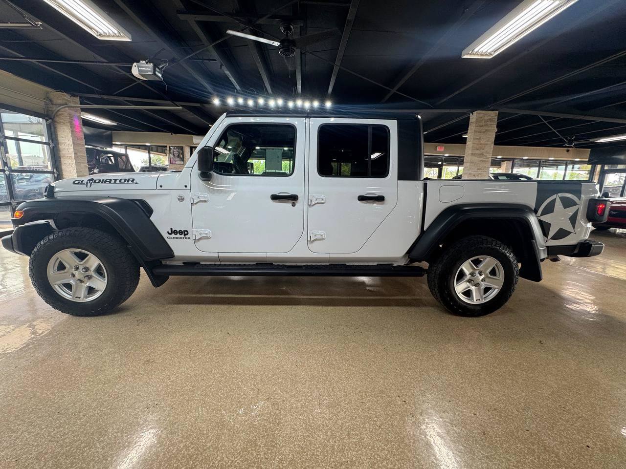 Used 2020 Jeep Gladiator Sport w/ Quick Order Package 24S AWD/4WD image 4