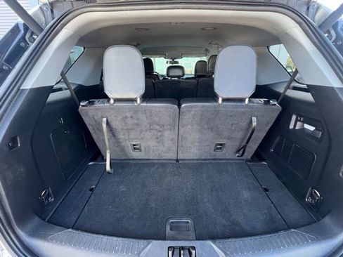 Used 2023 Ford Explorer XLT w/ Equipment Group 202A image 18