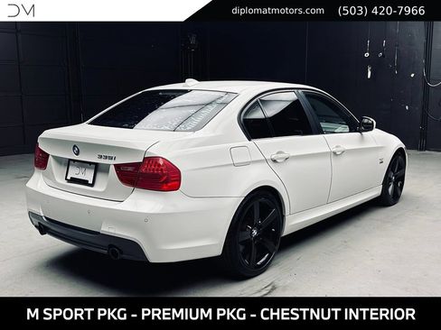 Used 2011 BMW 335i xDrive Sedan AWD/4WD image 7