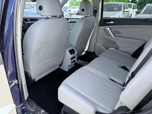 Used 2024 Volkswagen Tiguan SE AWD/4WD image 21