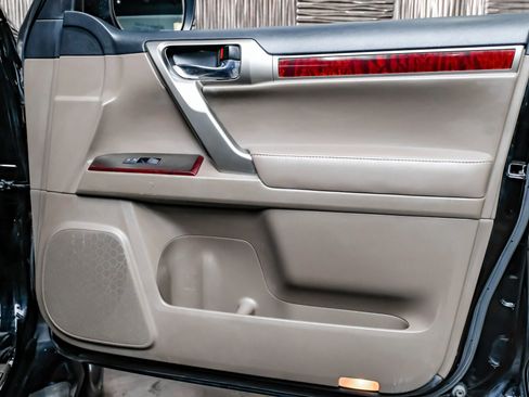 Used 2016 Lexus GX 460 image 47