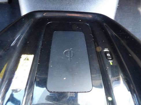 Used 2022 Toyota Prius XLE FWD image 24