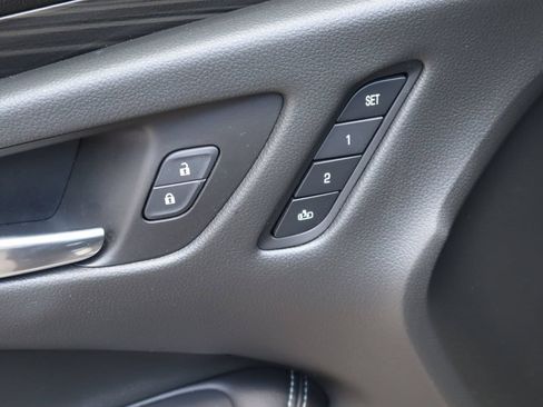 Used 2019 Buick Envision Essence FWD image 21
