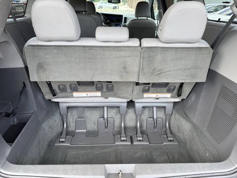 Used 2016 Toyota Sienna XLE FWD image 20