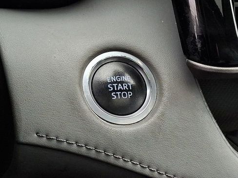 Used 2021 Toyota Highlander XLE image 24