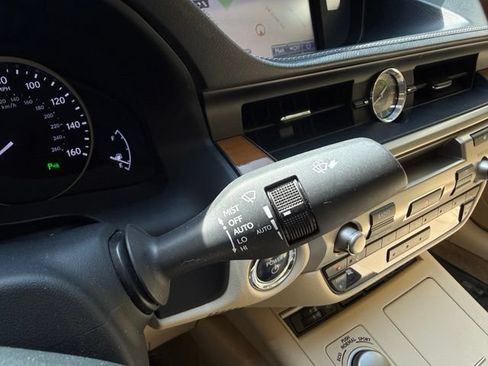 Used 2013 Lexus ES 300h w/ Luxury Pkg FWD image 25