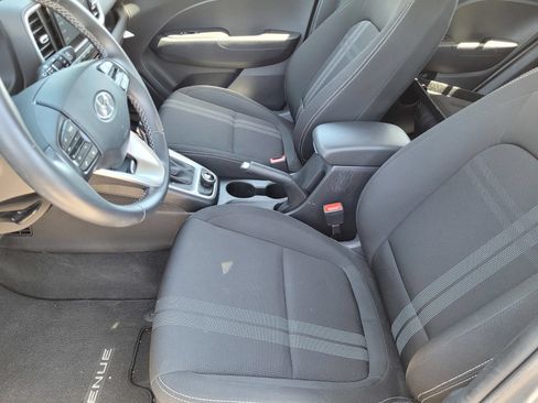 Certified 2025 Hyundai Venue SEL FWD image 20