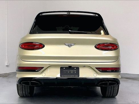 Used 2023 Bentley Bentayga AWD/4WD image 5