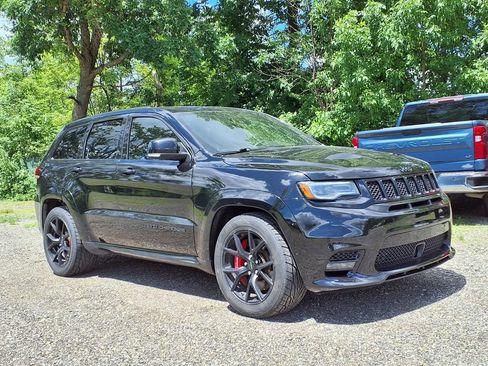 Used 2018 Jeep Grand Cherokee SRT AWD/4WD image 3