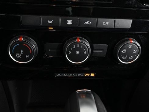 Certified 2021 Volkswagen Passat 2.0T S image 24