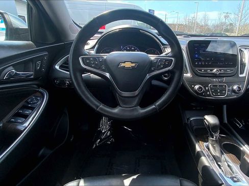 Used 2023 Chevrolet Malibu LT w/ Driver Confidence Package FWD image 6