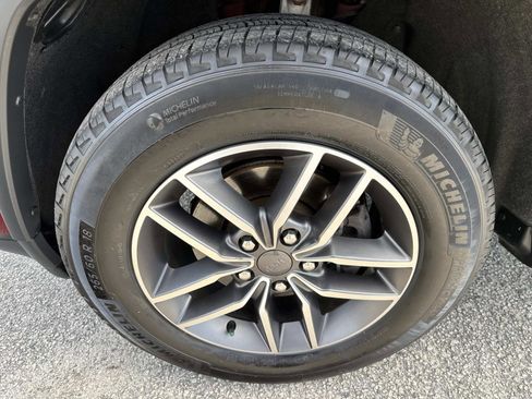 Used 2020 Jeep Grand Cherokee Limited image 11