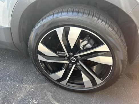 Used 2024 Volvo XC40 B5 Plus w/ Protection Package Premier AWD/4WD image 16