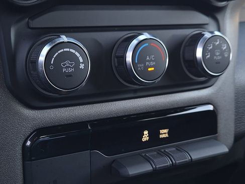 Used 2024 RAM 2500 Tradesman w/ Chrome Appearance Group image 14