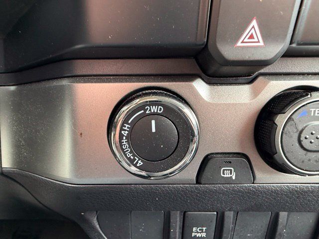 Used 2022 Toyota Tacoma SR AWD/4WD image 39