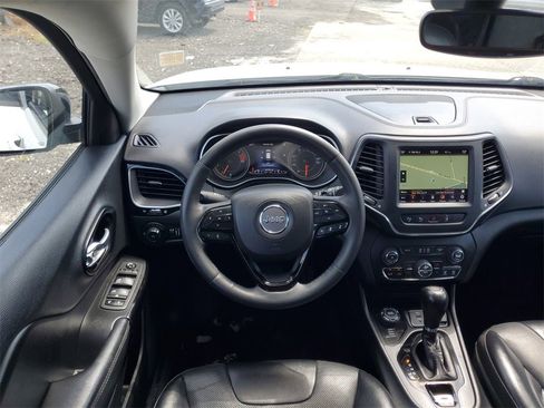 Used 2023 Jeep Cherokee Altitude Lux image 27