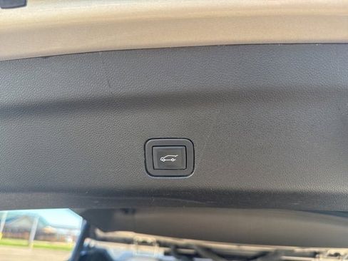 Used 2021 Chevrolet Tahoe LT image 12