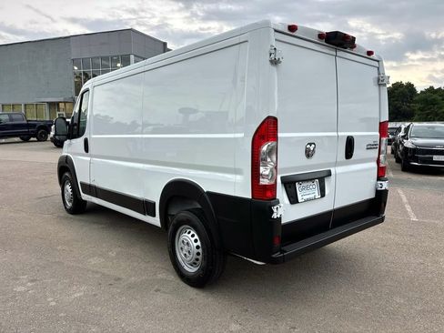 Used 2025 RAM ProMaster 2500 w/ Convenience Group FWD image 5