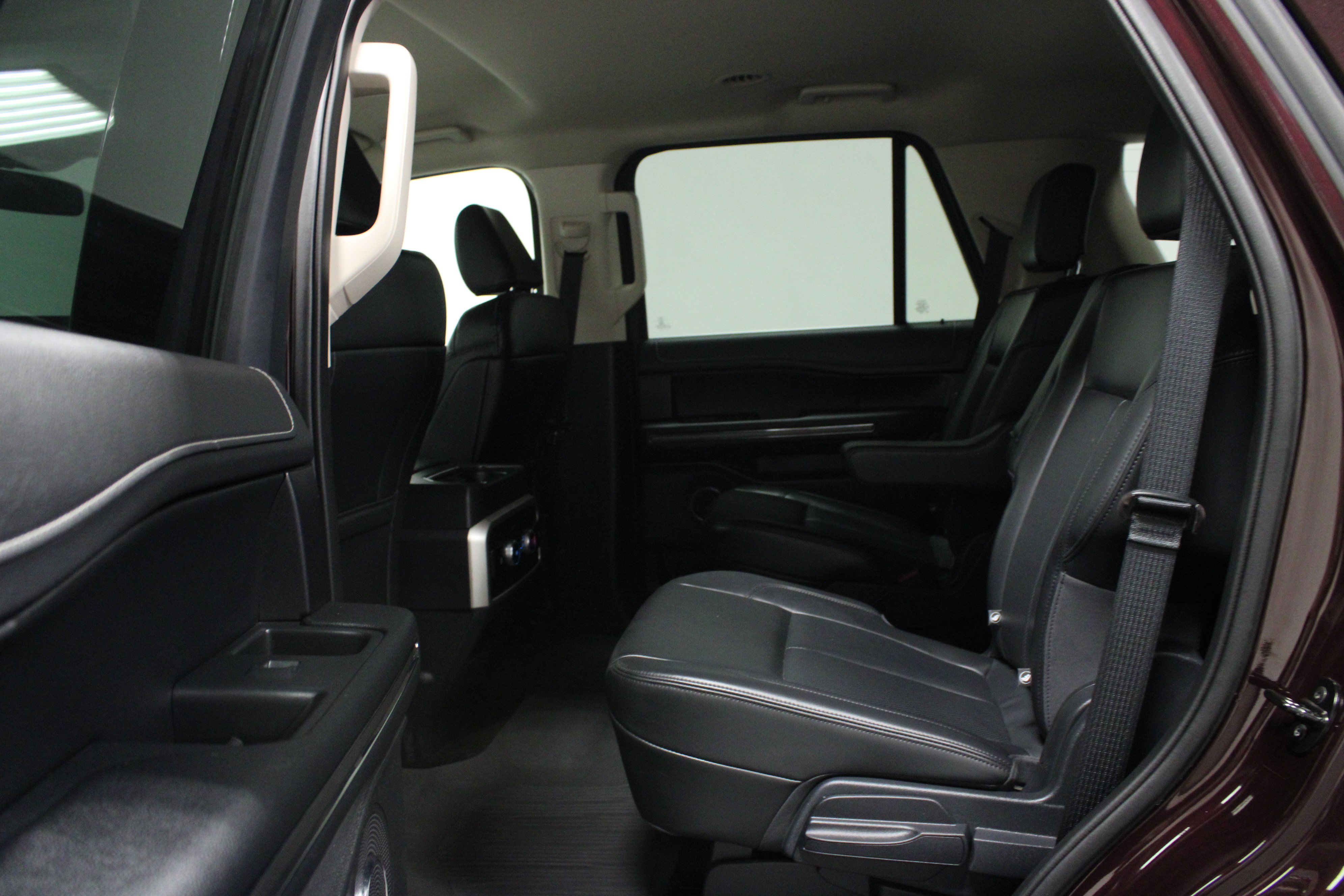 Used 2023 Ford Expedition XLT AWD/4WD image 13