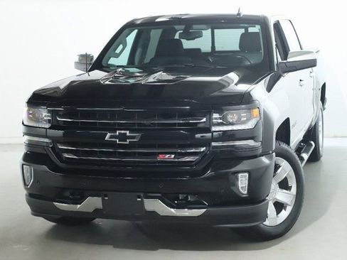 Used 2018 Chevrolet Silverado 1500 LTZ Z71 w/ LTZ Plus Package image 3