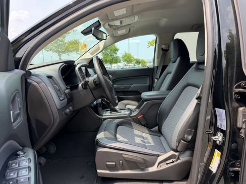 Used 2022 Chevrolet Colorado Z71 AWD/4WD image 12