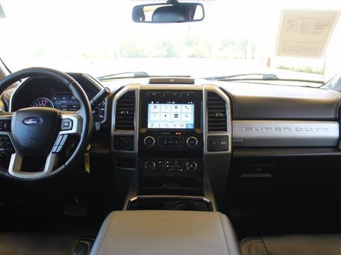 Used 2019 Ford F250 Lariat w/ Chrome Package image 31