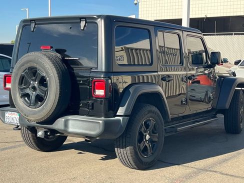 Used 2022 Jeep Wrangler Unlimited Sport AWD/4WD image 6