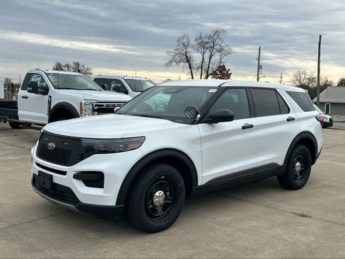 New 2026 Ford Explorer w/ Ready For The Road Package image 3