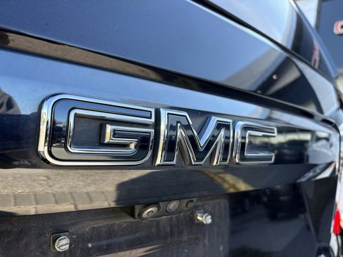 Used 2023 GMC Yukon Denali Ultimate image 8