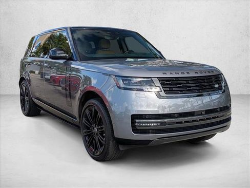 Used 2025 Land Rover Range Rover Long Wheelbase SE AWD/4WD image 3