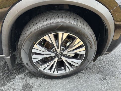 Used 2022 Nissan Rogue SV image 34