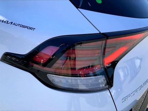 Used 2024 Kia Sportage SX image 28