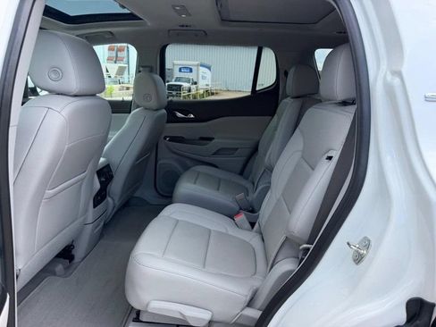Used 2021 GMC Acadia SLT w/ Preferred Package FWD image 9