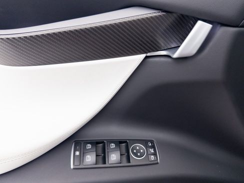 Used 2019 Tesla Model X Performance image 25