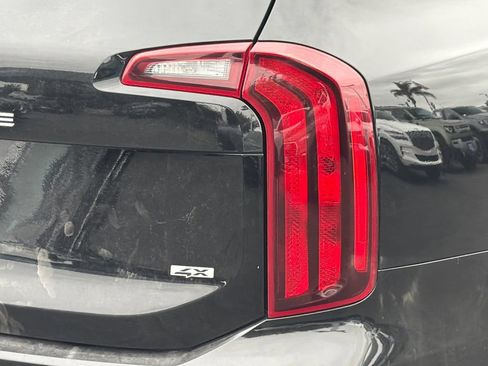 Used 2023 Kia Telluride S AWD/4WD image 28