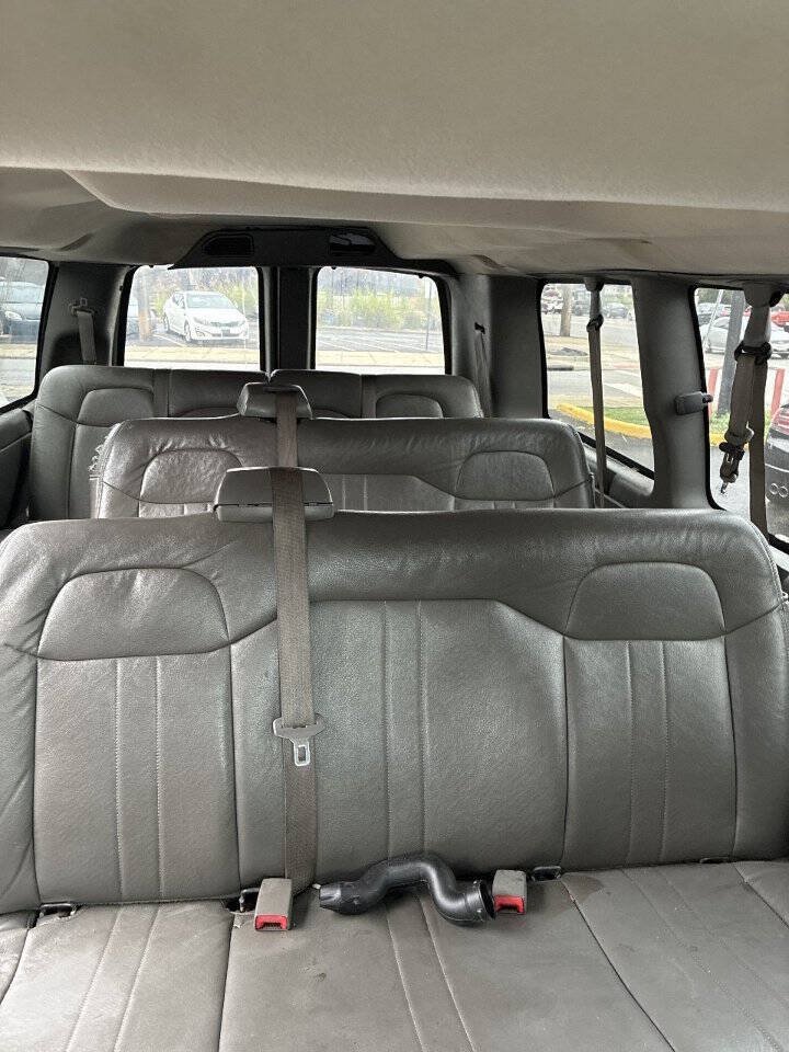 Used 2015 Chevrolet Express 2500 LS RWD image 13