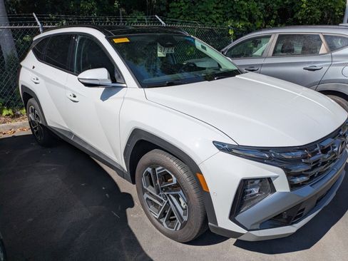 Used 2025 Hyundai Tucson Limited FWD image 1