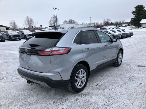 Used 2024 Ford Edge SEL w/ Convenience Package image 6