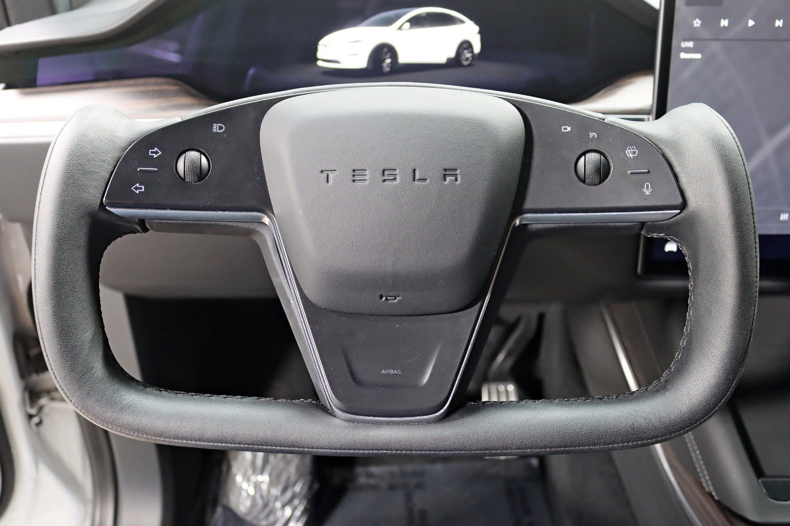Used 2023 Tesla Model X AWD/4WD image 16