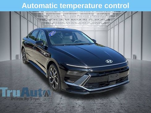 Used 2025 Hyundai Sonata SEL FWD image 1