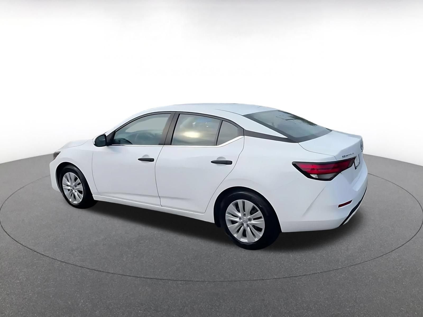 Used 2025 Nissan Sentra S FWD image 9