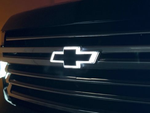 Used 2023 Chevrolet Tahoe High Country w/ Advanced Technology Package AWD/4WD image 11