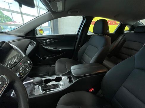 Used 2023 Chevrolet Malibu LT FWD image 12