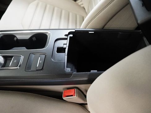 Used 2019 Ford Fusion SE image 22