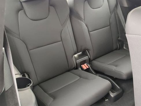 New 2025 Volvo XC90 B5 Plus w/ Protection Package Premier image 21